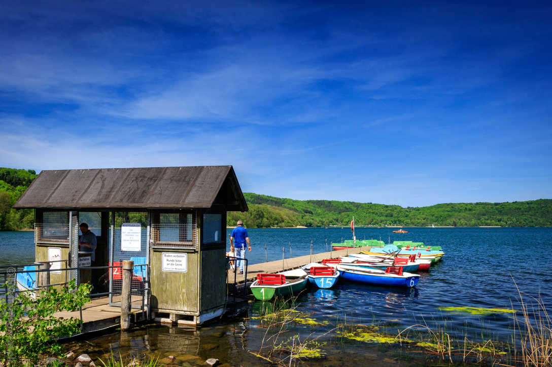 Boote auf dem Laacher See